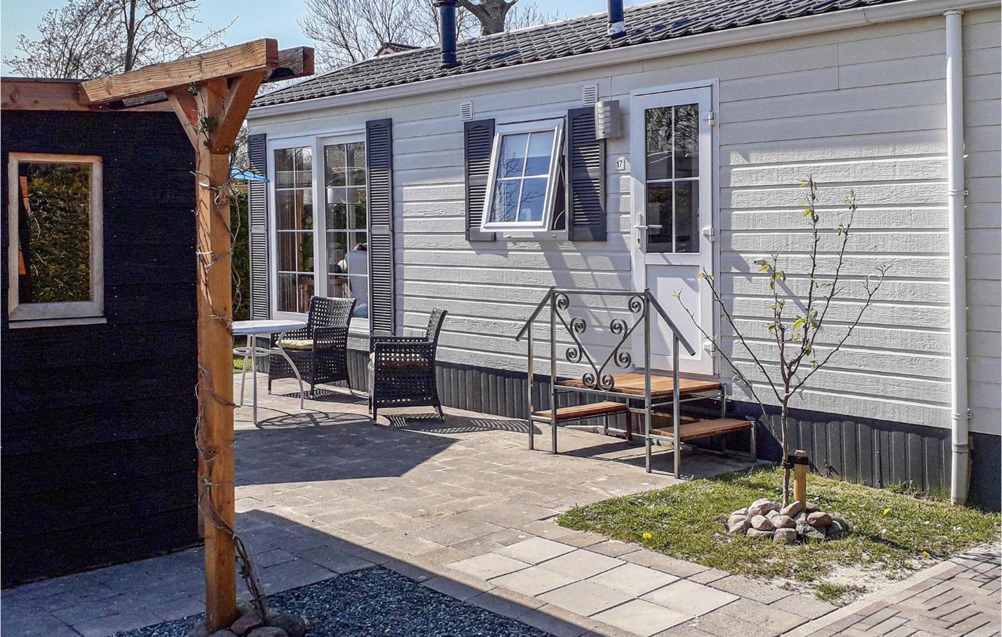 Lovely Home In Tzummarum With Wifi Eksteriør bilde